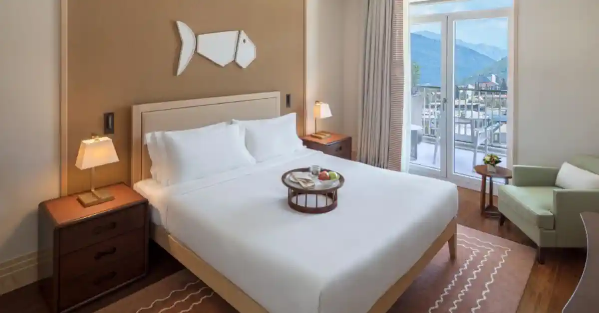 Regent Porto Montenegro premium room aqua