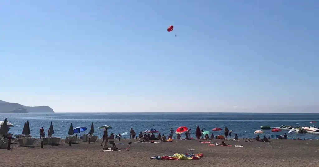 parasailing in Becici